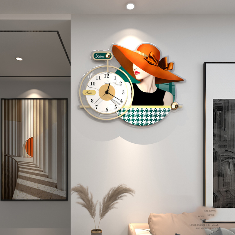 Đồng hồ treo tường hình cô gái đội mũ màu cam size lớn 66cm x 52cm
