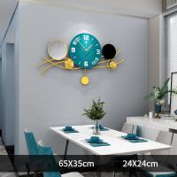 Đồng hồ treo tường trang trí họa tiết hình tròn size lớn 68cm x 42cm