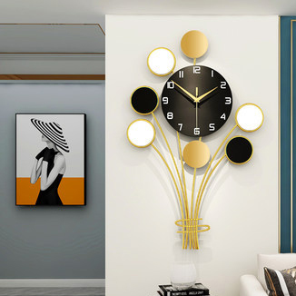 Đồng hồ làm quà tặng tân gia độc đáo, lãng mạn